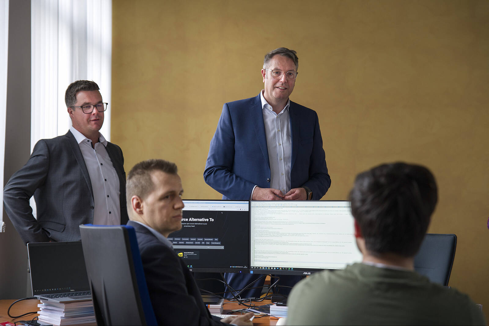 Öffnet die Seite 'Sprechstunde für Bürger*innen und Kursleitende zu digitalen Themen'